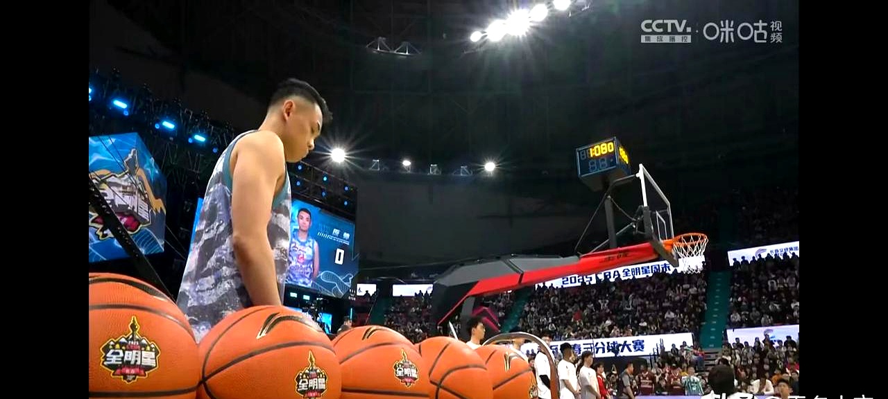 凭借意外之球,球队夺得宝贵三分的简单介绍 凭借意外之球,球队夺得宝贵三分的简单介绍