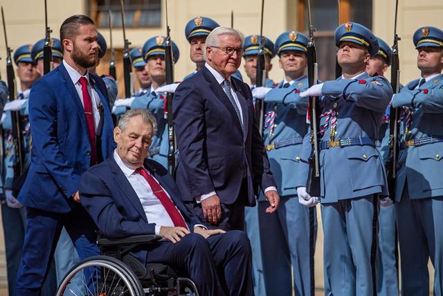 捷克队-小胜黎巴嫩晋级决赛的简单介绍