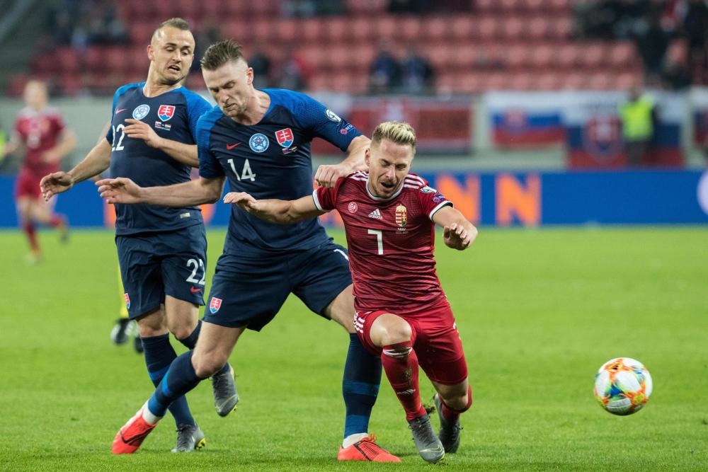 包含斯洛伐克力争战胜保加利亚，夺冠必经之路的词条