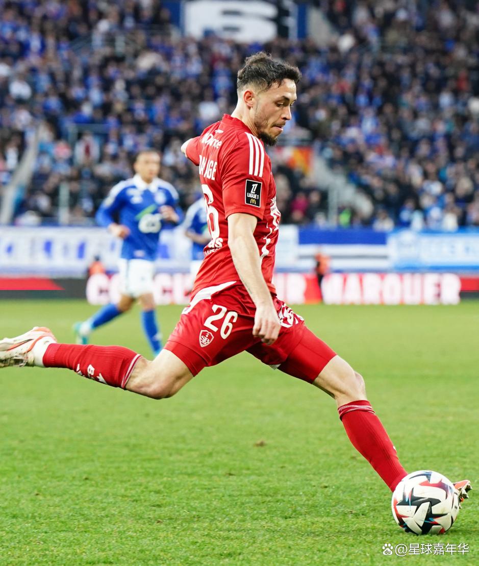 里昂坐镇主场战胜昂热,喜迎胜利的简单介绍 里昂坐镇主场战胜昂热,喜迎胜利的简单介绍