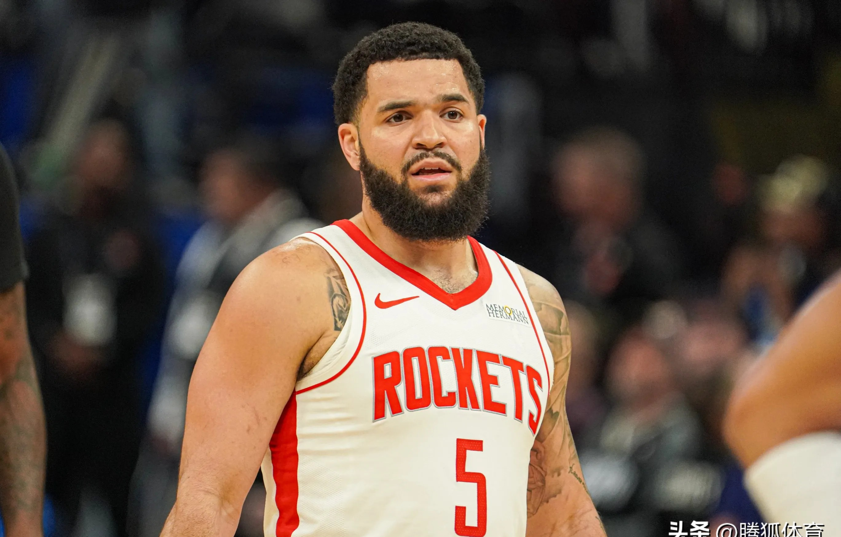 火箭队狭胜老鹰队，哈登绝杀化解胜负悬念