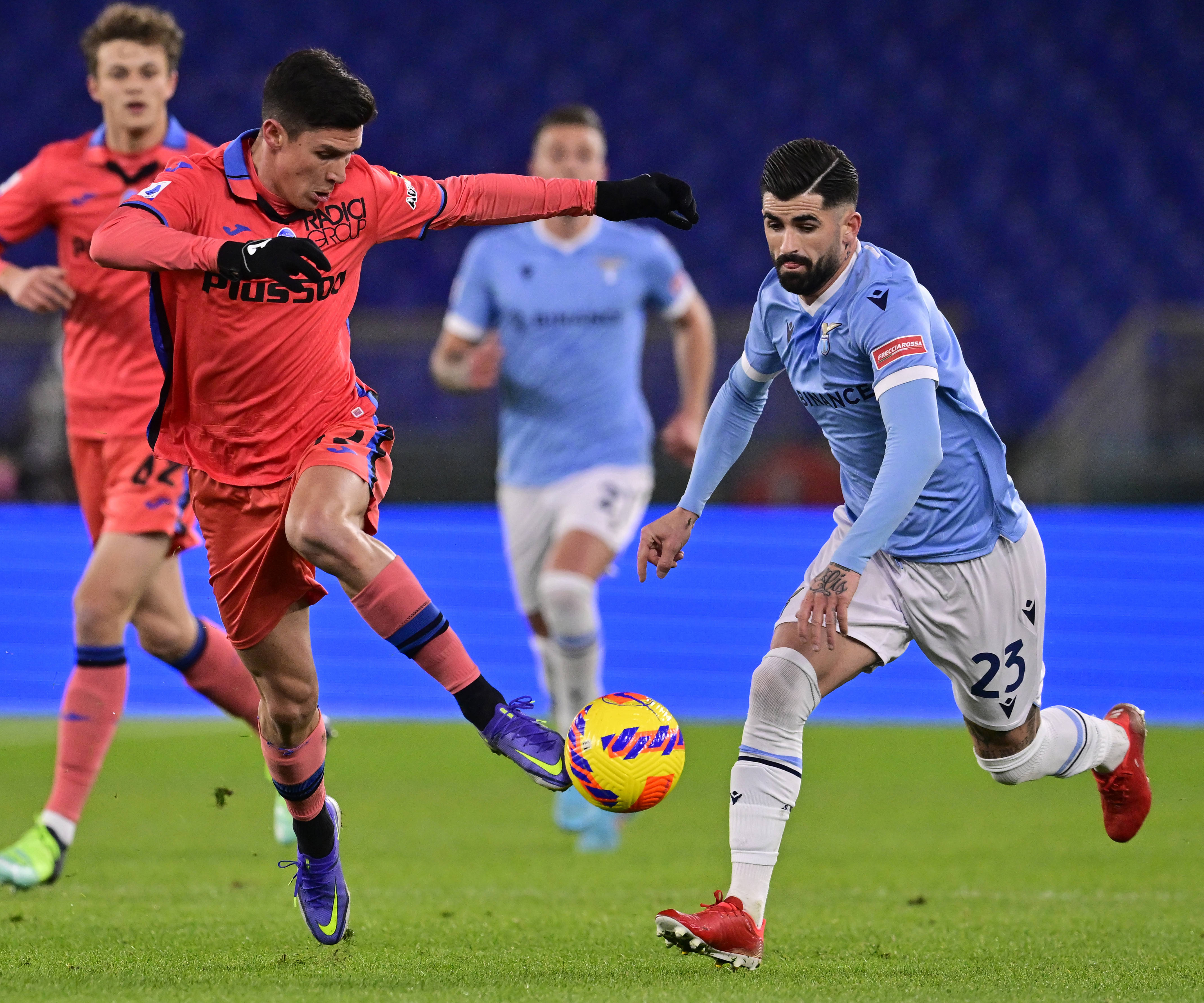 包含意甲赛场再掀风云，预计谁能胜出？的词条