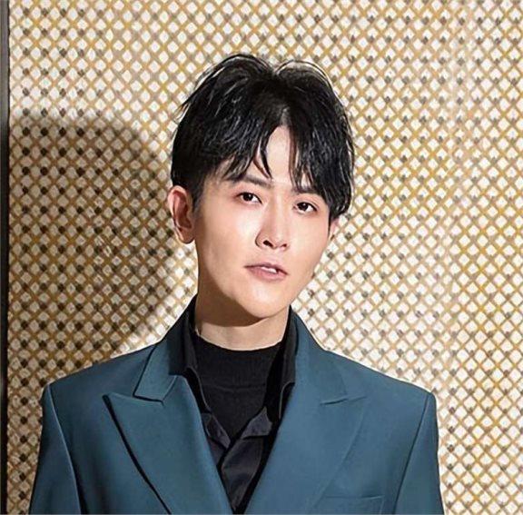 海南黄金队新秀崭露头角，赢得赞誉的简单介绍