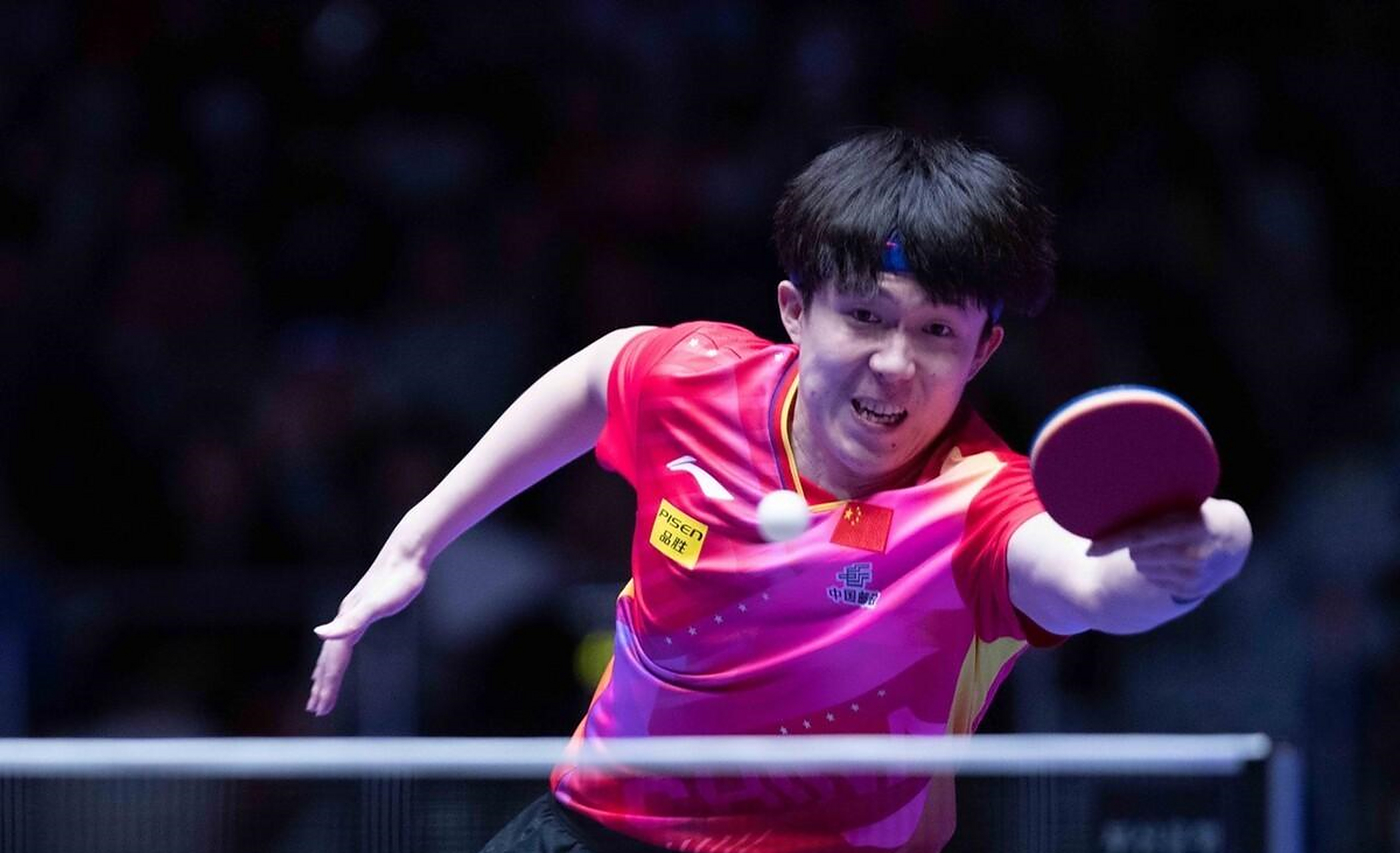 技艺娴熟运动员，完美演绎比赛精神